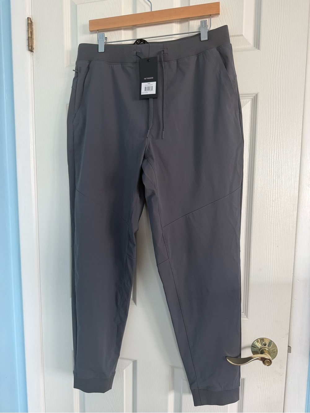 Ten Thousand Joggers Iron Gate Gray NWT Large L
